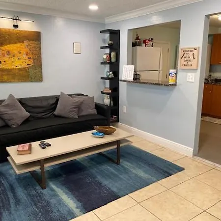 Modern 2/1 Apt Near Midtown And Beaches Miami Exterior photo