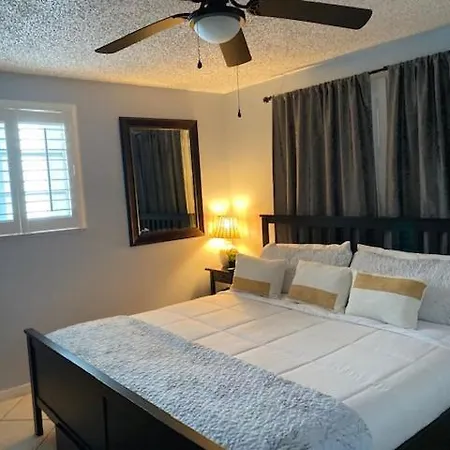 Modern 2/1 Apt Near Midtown And Beaches Miami Exterior photo