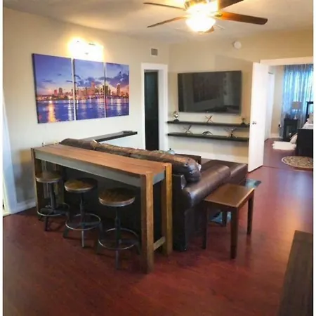 Modern 2/1 Apt Near Midtown And Beaches Miami Exterior photo
