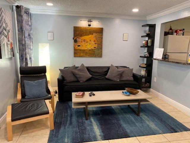 Modern 2/1 Near Midtown&beaches *