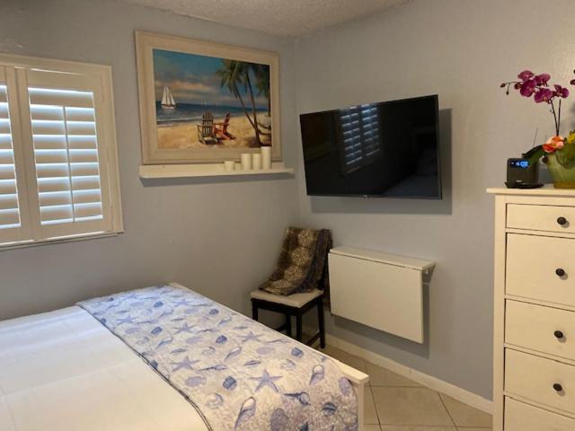 Modern 2/1 Near Midtown&beaches Miami